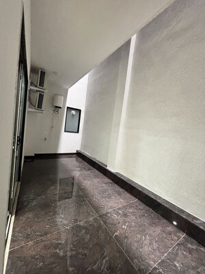 Furnished Amenities in 4 BHK Builder Floor at Shanti Kunj – for Rent