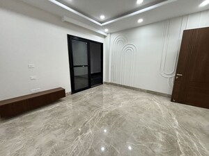 Room in 4 BHK Builder Floor at Shanti Kunj – for Rent