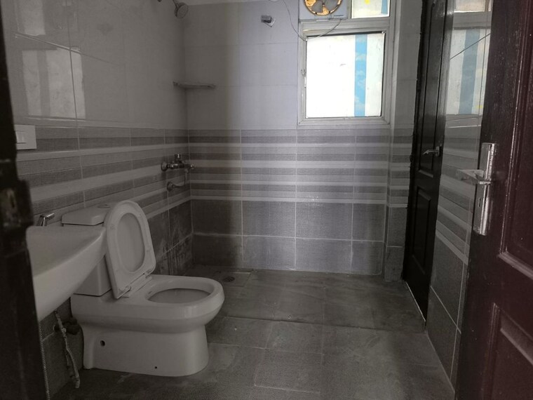 Bathroom, omaxe-heights 2 Bedroom 735 Sq.Ft. Apartment In Sector 86 Faridabad 10751469