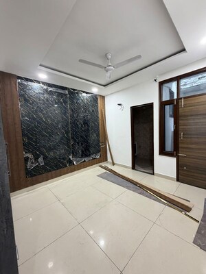 Room in 3 BHK Builder Floor at Motia Blue Ridge, Dhakoli – for Sale
