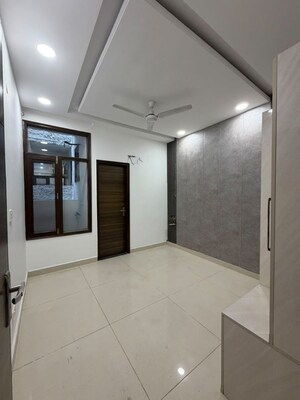 Room in 3 BHK Builder Floor at Motia Blue Ridge, Dhakoli – for Sale