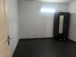 Room in 3 BHK Apartment at BPTP Park Elite Floors, Sector 85 – for Rent