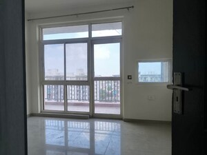 Room in 3 BHK Apartment at BPTP Park Elite Floors, Sector 85 – for Rent