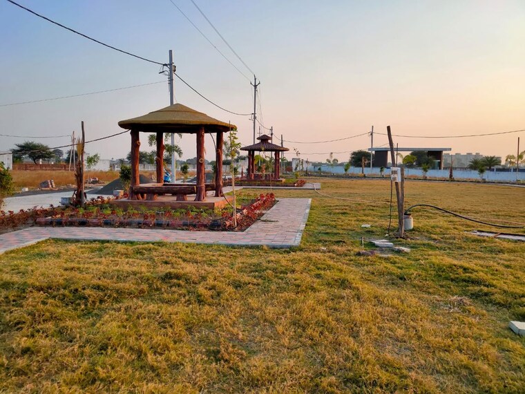 Garden, super corridor  850 Sq.Ft. Plot In Super Corridor Indore 10750161