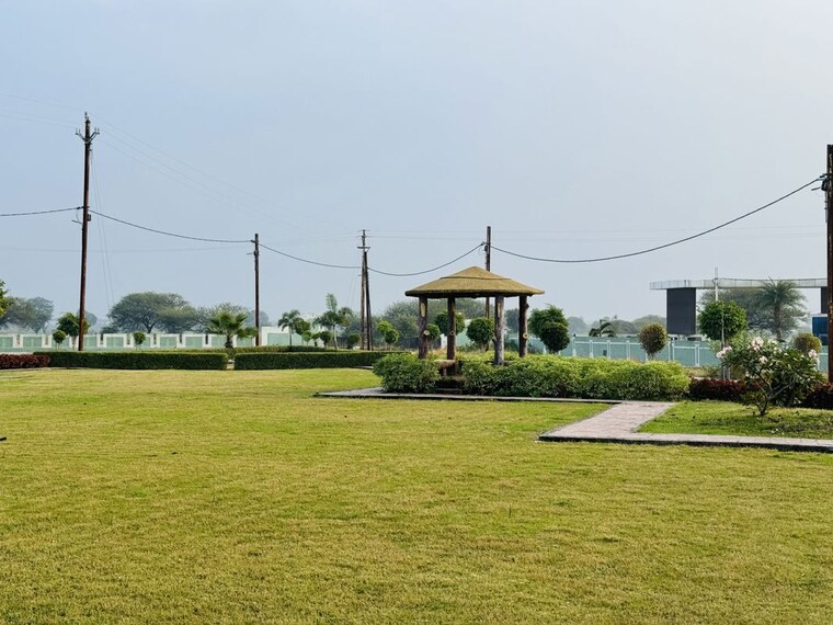 Garden, super corridor  850 Sq.Ft. Plot In Super Corridor Indore 10750161