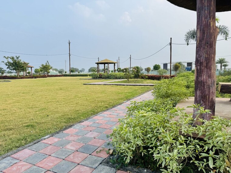 Garden, super corridor  850 Sq.Ft. Plot In Super Corridor Indore 10750161