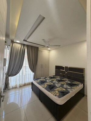 Room in 3 BHK Apartment at Maxxus Elanza, International Airport Road – for Rent