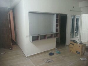 Room in 3 BHK Apartment at Migsun Twinz, Eta Ii Greater Noida – for Rent
