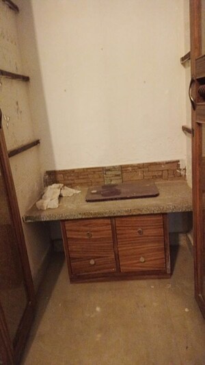 Furnished Amenities in 3 BHK Apartment at Neeladri Mahal, Jayamahal Extn – for Rent