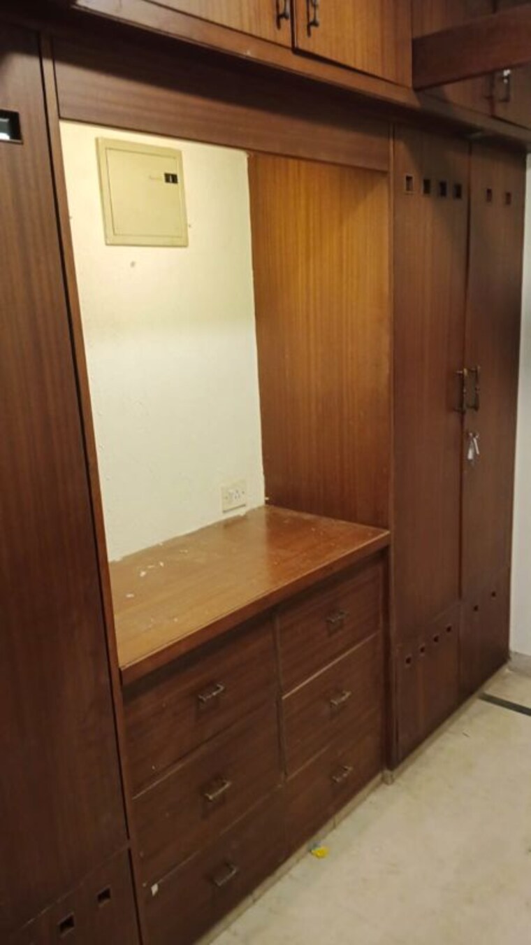 Room, neeladri-mahal 3 Bedroom 2000 Sq.Ft. Apartment In Jayamahal Extn Bangalore 10751516