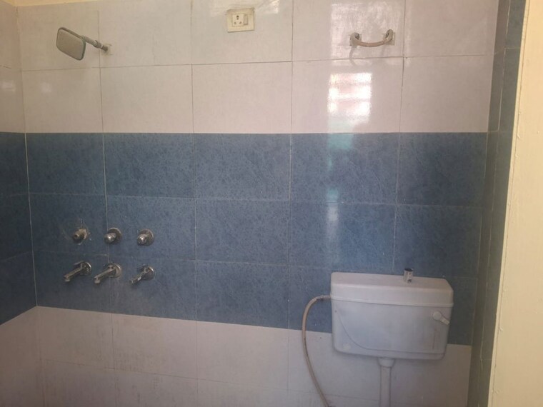 Bathroom, sector 36 greater noida 2 Bedroom 200 Sq.Ft. Builder Floor In Sector 36 Greater Noida Greater Noida 10751545