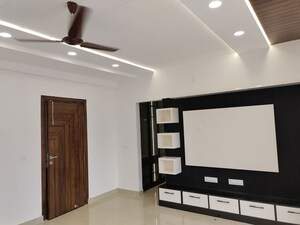 Furnished Amenities in 3 BHK Apartment at Patiala Road – for Rent