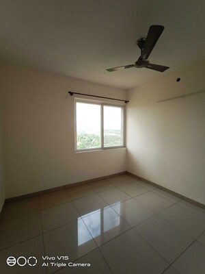 Room in 3 BHK Apartment at Prestige Royale Gardens, Doddaballapur Road – for Rent
