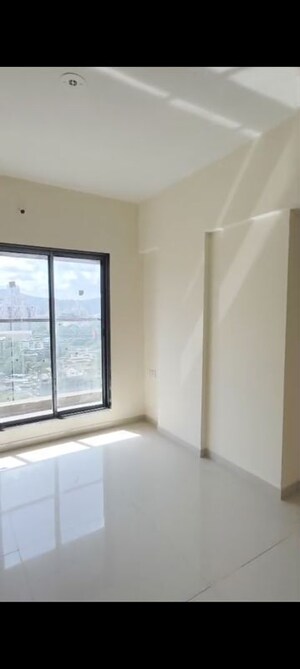 Room in 2 BHK Apartment at Lodha Amara Tower 44, Kolshet Road – for Sale