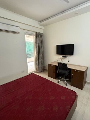 Bedroom in 2 BHK Builder Floor at Sector 46 – for Rent