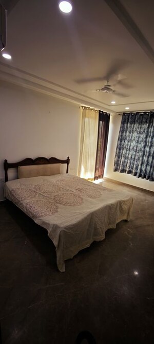 Bedroom in 4 BHK Builder Floor at BPTP Amstoria, Sector 102 – for Rent