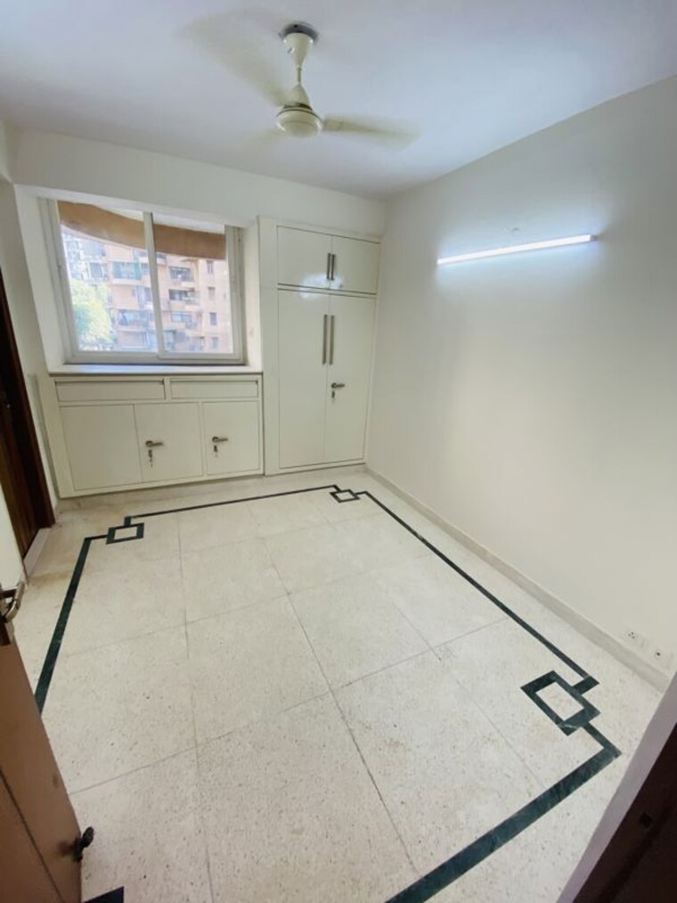 Room, sector 3 dwarka 3 Bedroom 1800 Sq.Ft. Apartment In Sector 3 Dwarka Delhi 10751599