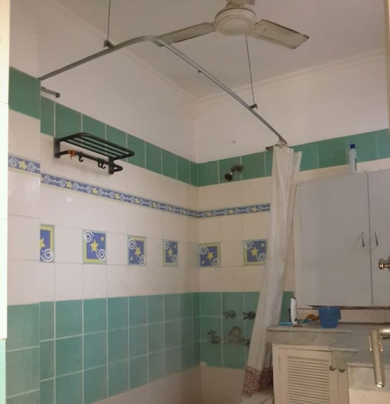 Bathroom, sector 36 greater noida 3 Bedroom 200 Sq.Yd. Builder Floor In Sector 36 Greater Noida Greater Noida 10751601