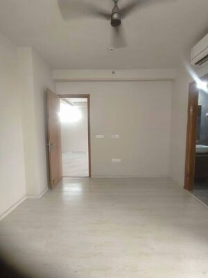 Room in 3 BHK Apartment at M3M Heights, Sector 65 – for Sale