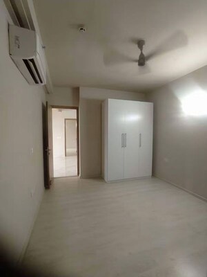 Room in 3 BHK Apartment at M3M Heights, Sector 65 – for Sale