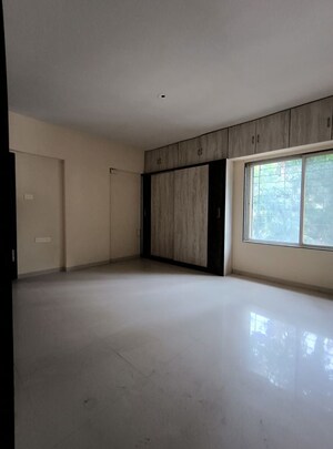 Room in 3.5 BHK Apartment at Parvati Gaon – for Sale