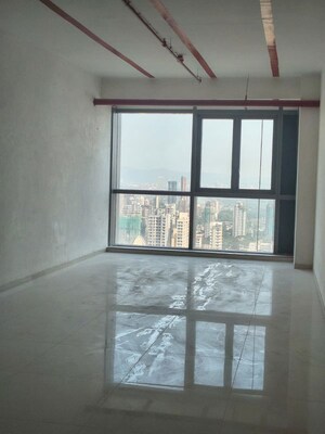 Room in  Office Space at Kalpataru Summit, Mulund West – for Rent