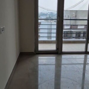 Room in 3 BHK Apartment at Dhoot Time Residency, Sector 63 – for Rent