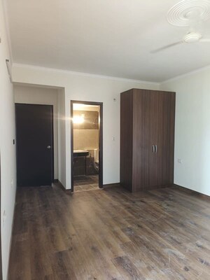 2 BHK Apartment For Rent in Pareena Express Heights, Sector 99