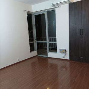 Room in 4 BHK Apartment at Emaar Palm Terraces Select, Sector 66 – for Rent