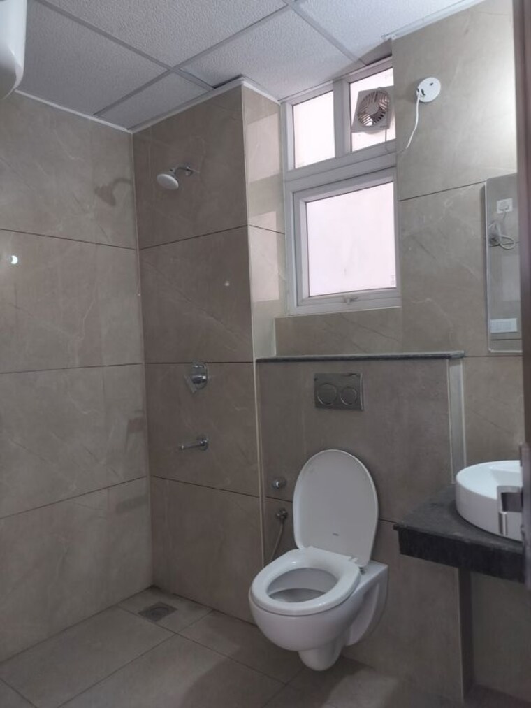 Bathroom, allwin-el-spazia 3.5 Bedroom 2284 Sq.Ft. Apartment In Sanauli Zirakpur 10751636