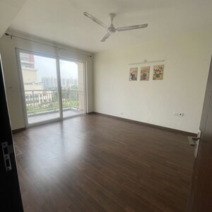 Room in 3.5 BHK Apartment at M3M Corner Walk, Sector 74 – for Rent