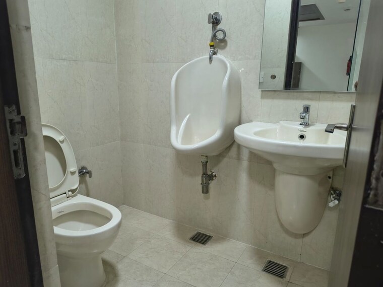 Bathroom, jasola Commercial Office Space 1055 Sq.Ft. In Jasola Delhi 10751681