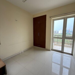 Room in 3 BHK Apartment at Anant Raj The Estate Floors, Sector 63a – for Rent