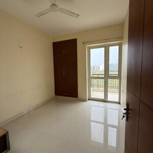 Room in 3 BHK Apartment at Anant Raj The Estate Floors, Sector 63a – for Rent