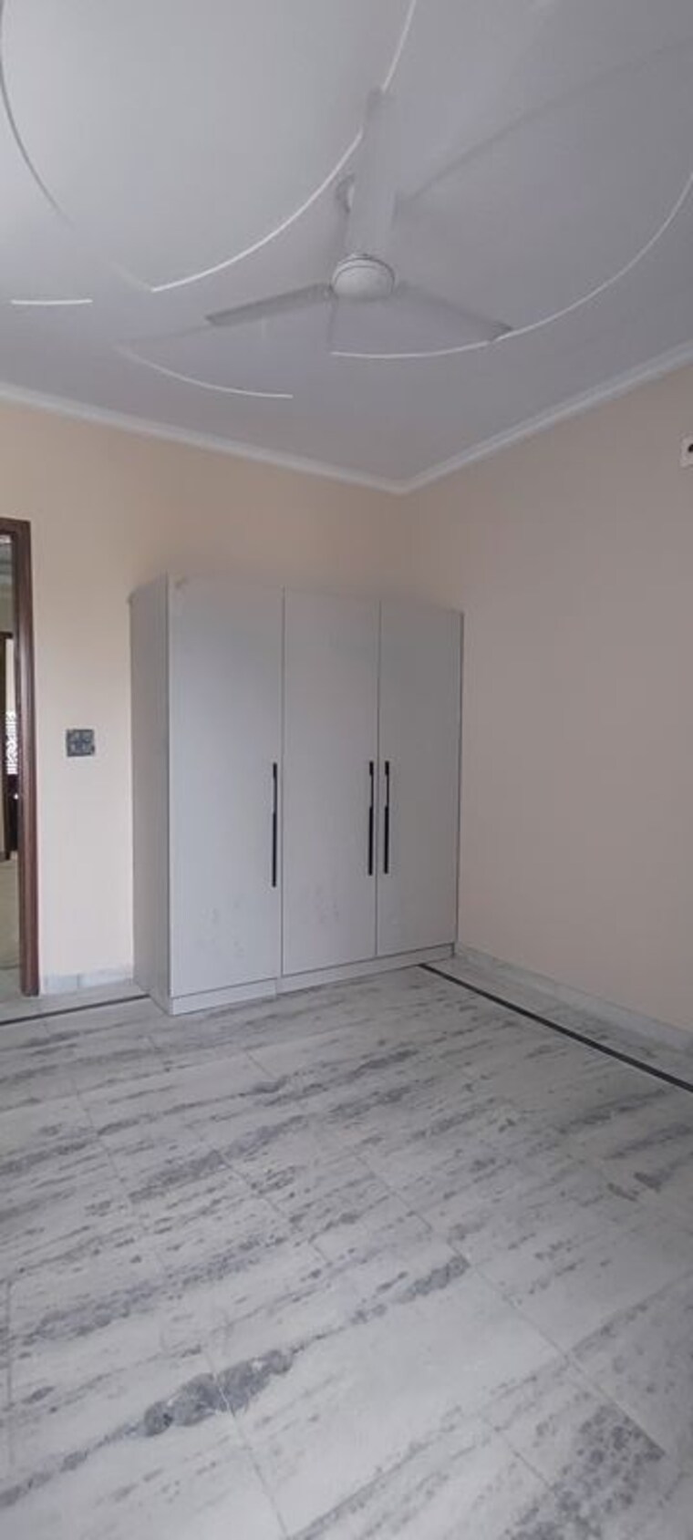 Room, ashoka-enclave-3 3 Bedroom 200 Sq.Yd. Builder Floor In Sector 35 Faridabad 10751704