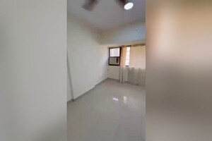 Room in 2 BHK Apartment at Royal Classic Co Op Society, Andheri West – for Rent