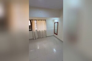 Room in 2 BHK Apartment at Royal Classic Co Op Society, Andheri West – for Rent