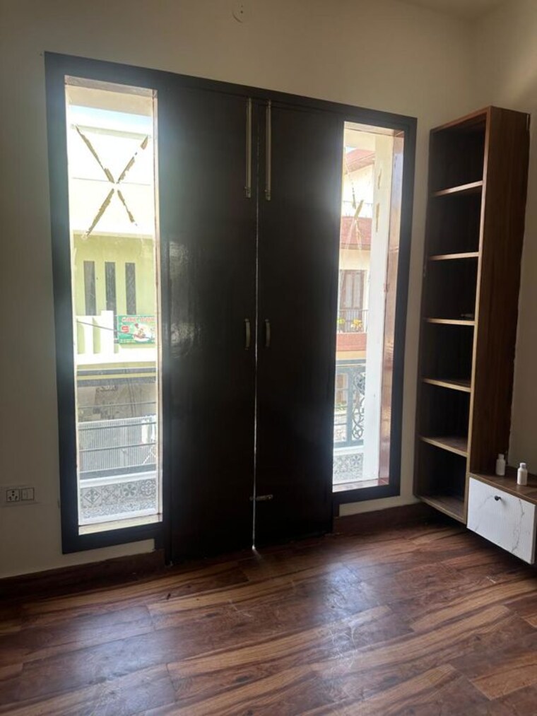 Room, dhakoli 4 Bedroom 100 Sq.Yd. Villa In Dhakoli Zirakpur 10746171
