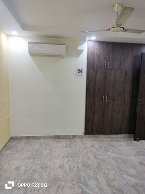 Room in 3 BHK Apartment at Amar Shaheed Path – for Rent
