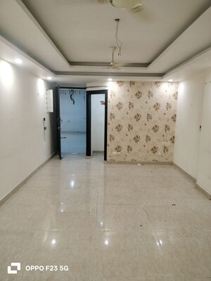Room in 3 BHK Apartment at Amar Shaheed Path – for Rent