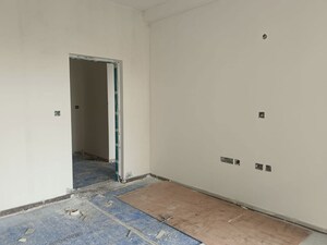 Room in 4 BHK Apartment at Sobha Hamptons Town Park, Hosur Road – for Sale