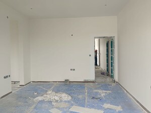 Room in 4 BHK Apartment at Sobha Hamptons Town Park, Hosur Road – for Sale