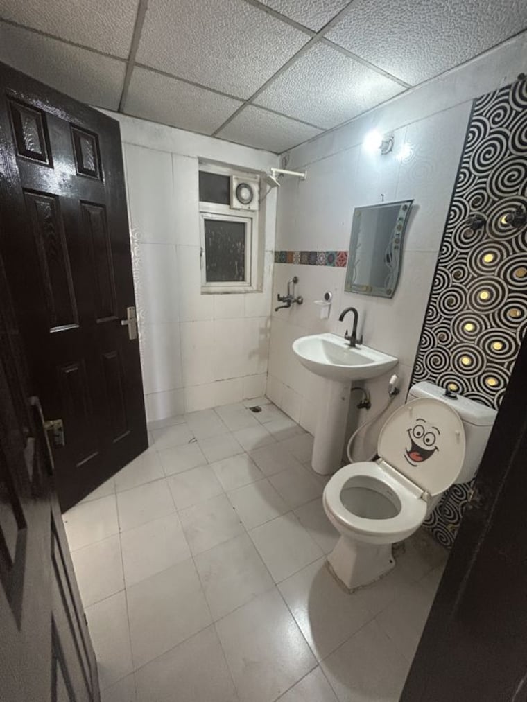 Bathroom, paramount-floraville 3 Bedroom 1360 Sq.Ft. Apartment In Sector 137 Noida 10751800