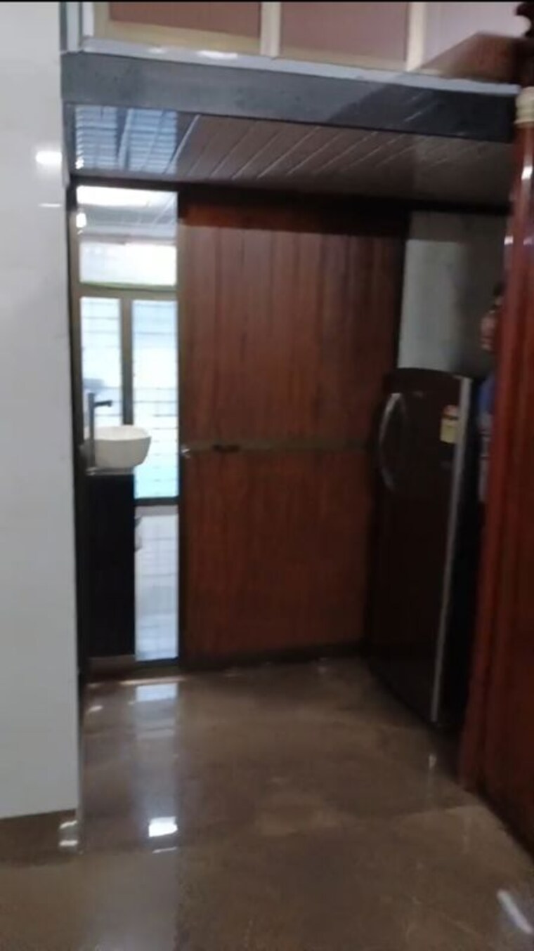 Room, prabhadevi 1 RK 250 Sq.Ft. Apartment In Prabhadevi Mumbai 10751790