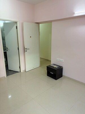 Room in 3 BHK Apartment at Kalpataru Hills Phase II, Manpada – for Rent