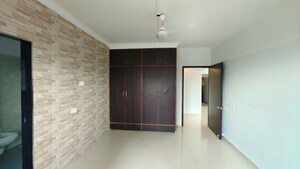 Room in 4 BHK Apartment at Avinash House, Khar West – for Rent