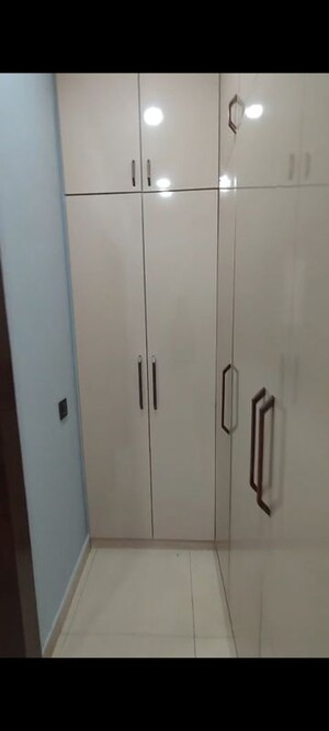 Furnished Amenities in 4 BHK Penthouse at SS The Leaf, Sector 85 – for Rent