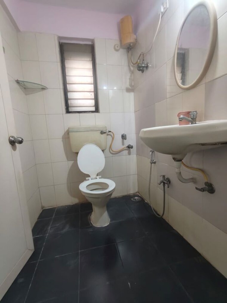 Bathroom, sea-breeze-tower 3 Bedroom 1600 Sq.Ft. Apartment In Nerul Navi Mumbai 10751897