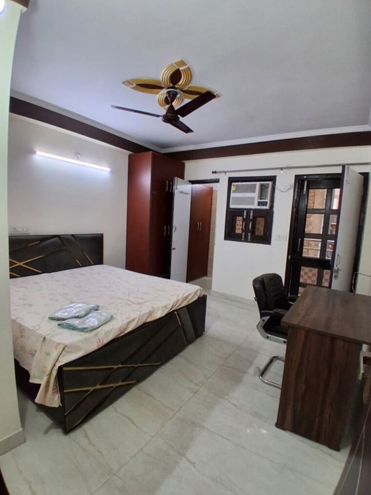 Bedroom, sector 52 3 Bedroom 265 Sq.Yd. Builder Floor In Sector 52 Gurgaon 10751915