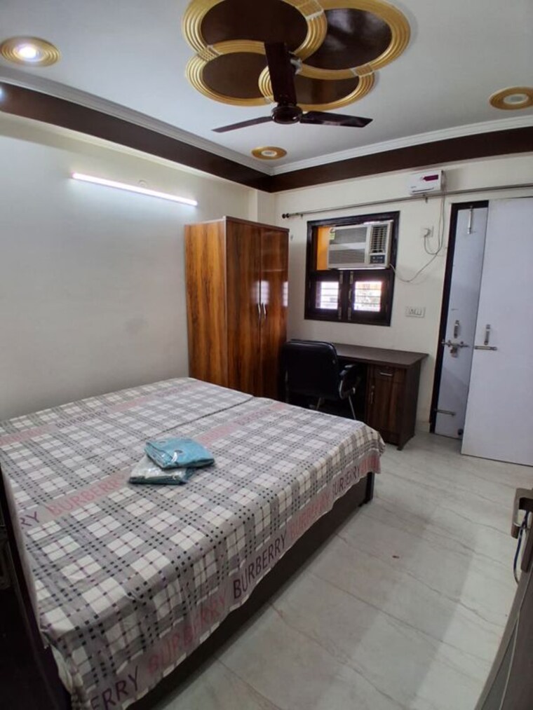 Bedroom, sector 52 3 Bedroom 265 Sq.Yd. Builder Floor In Sector 52 Gurgaon 10751915